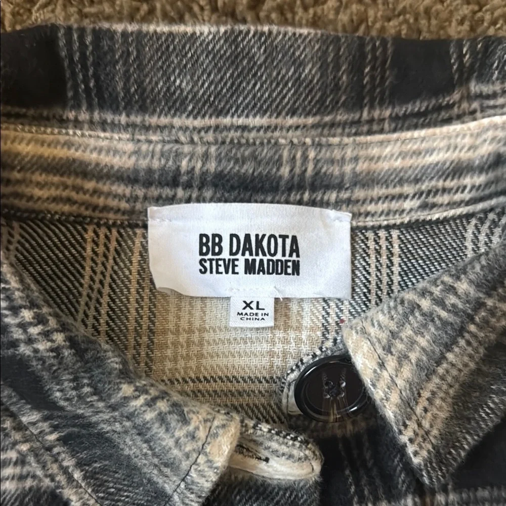 Steve Madden BB Dakota Black and Cream Checkered Shacket - Picture 2 of 5